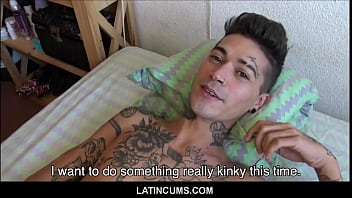 LatinCums.com - Jovem tatuado Latino Twink Boy Kendro fodido por heterossexual por dinheiro