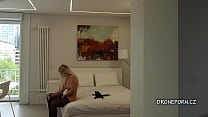 Чешская девушка Jessika - мастурбация в спальне
