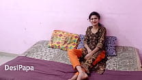 Pornô hardcore fofa indiana com seu amante em hindi completo para fãs de Desi