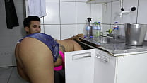 The cocky plumber stuck the pipe in the ass of the naughty rabetão. Victoria Dias and Mr Rola