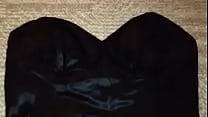 Черное атласное платье для выпускного вечера без бретелек