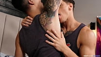 NextDoorBuddies - Il duo muscolare tatuato si divora a vicenda