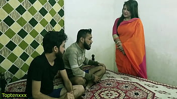 Индийский горячий ххх секс втроем! Горячий секс тетушки Малкин и двух молодых парней! чистое хинди аудио