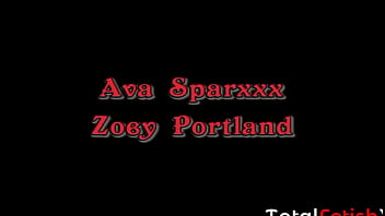 Les lesbiennes en fuite Zoey Portland et Ava Sparxxx