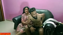 Desi sexy tia sexo com sobrinho depois de vir da faculdade! Vídeos de sexo quente em hindi