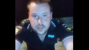 Vídeo completo: ¡cogida dura del agujero anal de un policía con una botella de !