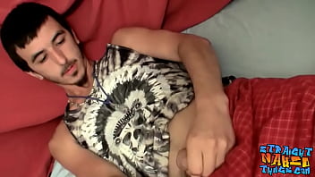 Der heterosexuelle Schläger Zosa Zayne masturbiert und benutzt Fleshlight