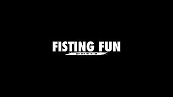 Fisting divertente per la prima volta, Kitty Li, Fisting anale, Fisting profondo, Fisting vaginale, Gapes, ButtRose FF020