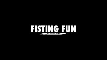 Fisting Fun Advanced, Syren De Mer и Stacy Bloom, Анальный фистинг, Глубокий фистинг, Двойной анальный фистинг, Настоящий оргазм FF007