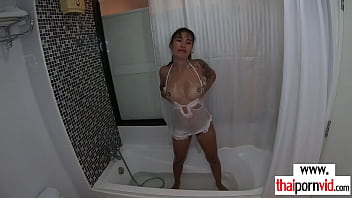 Hot Amateur Thai teen Polly fucked in the bath by a big european cock