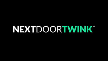 Top Hot Twinks wechseln sich ab - Ashton Silvers, Des Irez, Trevor Brooks - NextDoorTwink