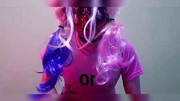 Harley Quinn masturbates before the soccer game - Sexy Maddy