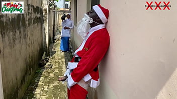 サンタが新しい学校のカメラを試している間、化合物の外で彼女の熱い性交を与えたので、クリスマスはヒジャブのナイーブな18歳の女子大生のために早く来ました（REDでホットなフルビデオを見る）