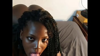 Une étudiante chaude certifiée en baise et en succion crache du sperme si elle ne suce pas une bite comme ça, elle est ennuyeuse - Jhodez1
