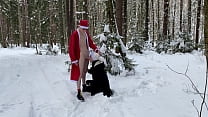 Die Twinks Matty und Aiden blasen im Winter zu Weihnachten nackt draußen
