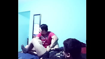 Hetero loses bet and accepts that I suck him while playing, in the end he likes it and cums in my mouth (full video on xvideos RED)