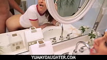 Hijastra cepillando los dientes follando POV