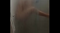 Young girl caught shaving her pussy in the bath