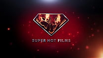 Lisa Rivera suce profondément la bite de Don Whoe bien Super Hot Films