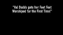Sporty Val Dodds Takes Her Sneakers Off To Get Her Sweaty Feet Sucked!