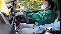 Азиатская девушка-водитель предлагает пассажирам чаевые за трах