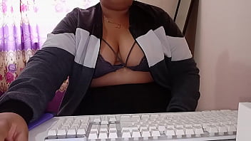 Today at my new job my boss, who is very hot, makes me work without clothes because she wanted to see my big cock and then taste it and put it in her mouth when my colleagues are next to us, she almost caught us