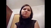 Vídeo caseiro de uma jovem morena russa