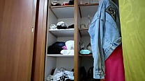 जासूसी कैमरा: लाल अधोवस्त्र में सेक्सी लैटिना का घरेलू वीडियो लीक।