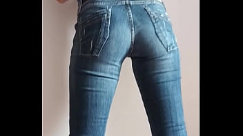 My horny ass in jeans, leggings and naked. Mala dvojka