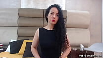 Reife Amateur-Latina masturbiert vor der Webcam