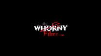 WHORNY FILMS Gangbang inverso Chicas impresionantes compartiendo una gran polla