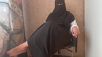 JOI chaud d'une MILF arabe en hijab
