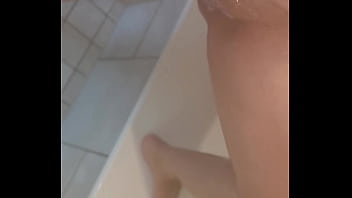 Parejitacaliente Shaving her pussy before she met with her boyfriend