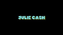 Loira com peitos grandes Julie Cash recebe uma foda interracial da BBC