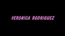 Latina-Dienstmädchen im Netzkostüm Veronica Rodriguez bekommt einen Spin-Fick
