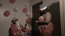 Рождество уже здесь. Я хочу, чтобы Санта благословил меня своей спермой (трейлер)