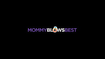 MommyBlowsBest - La mia nuova matrigna tettona bionda e sexy mi ha succhiato