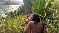 Ho fatto sesso sulla spiaggia per nudisti con i miei amici sexy, generalmente in cerca