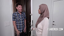 Арабская девушка воссоздала слитое видео, чтобы помочь вытащить его из Интернета - HijabCrush