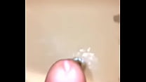 Éjaculation féminine éjacule dans la douche
